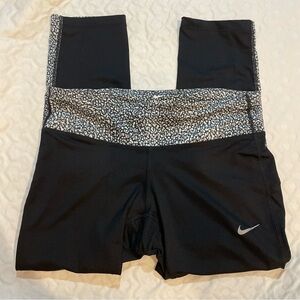 Nike Dri-Fit Racer Black Leopard Print Woman's Capri Leggings Size Small Running
